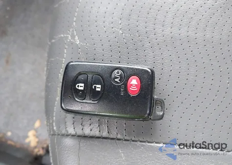 2011 Toyota Prius Four z USA, uszkodzony, nr VIN JTDKN3DUXB5322806